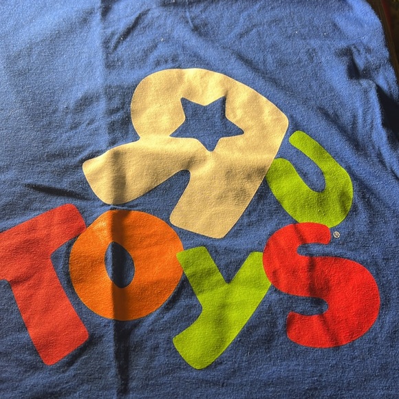 Toys R Us Logo Tee Color Blue Size Medium - Picture 2 of 3